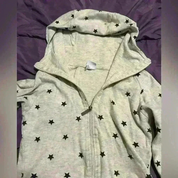 Grey Bench zip up with black stars size  medium - Picture 5 of 9